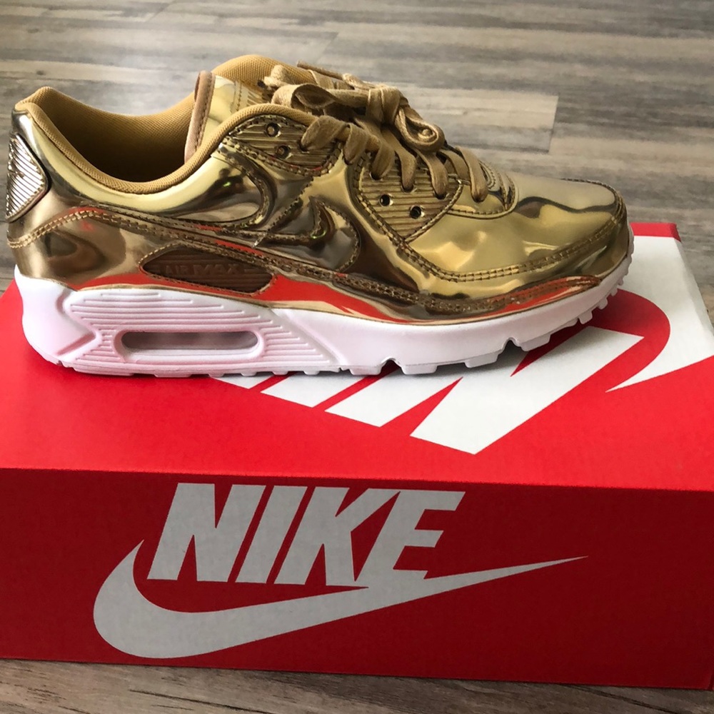 Metallic Gold Nike Air Max 90 **BRAND NEW**